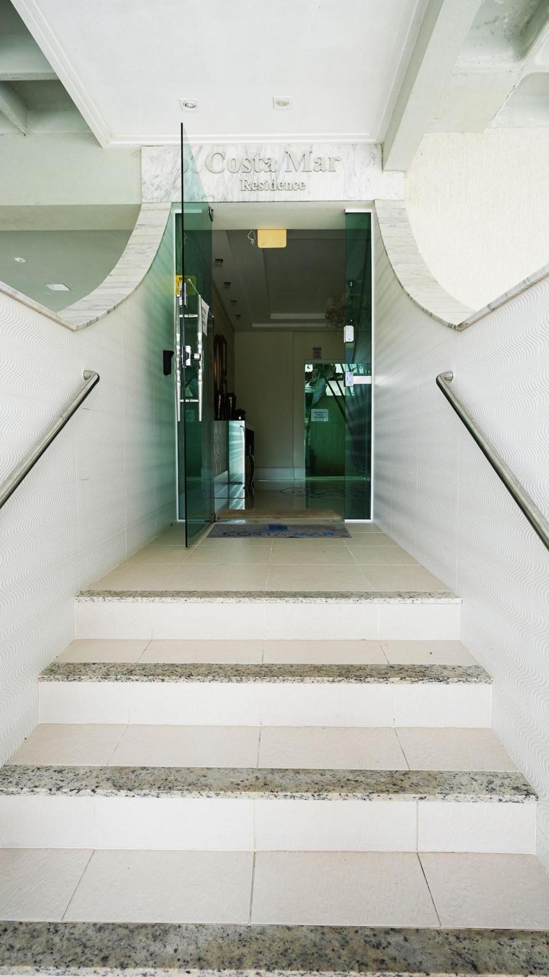 Edificio Costa Mar - Centro De Bombinhas Apartment Екстериор снимка